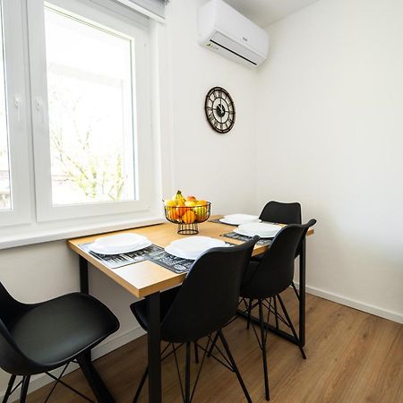 Bright 2Bdr Apartment With Balcony - Free Parking SJJ Esterno foto