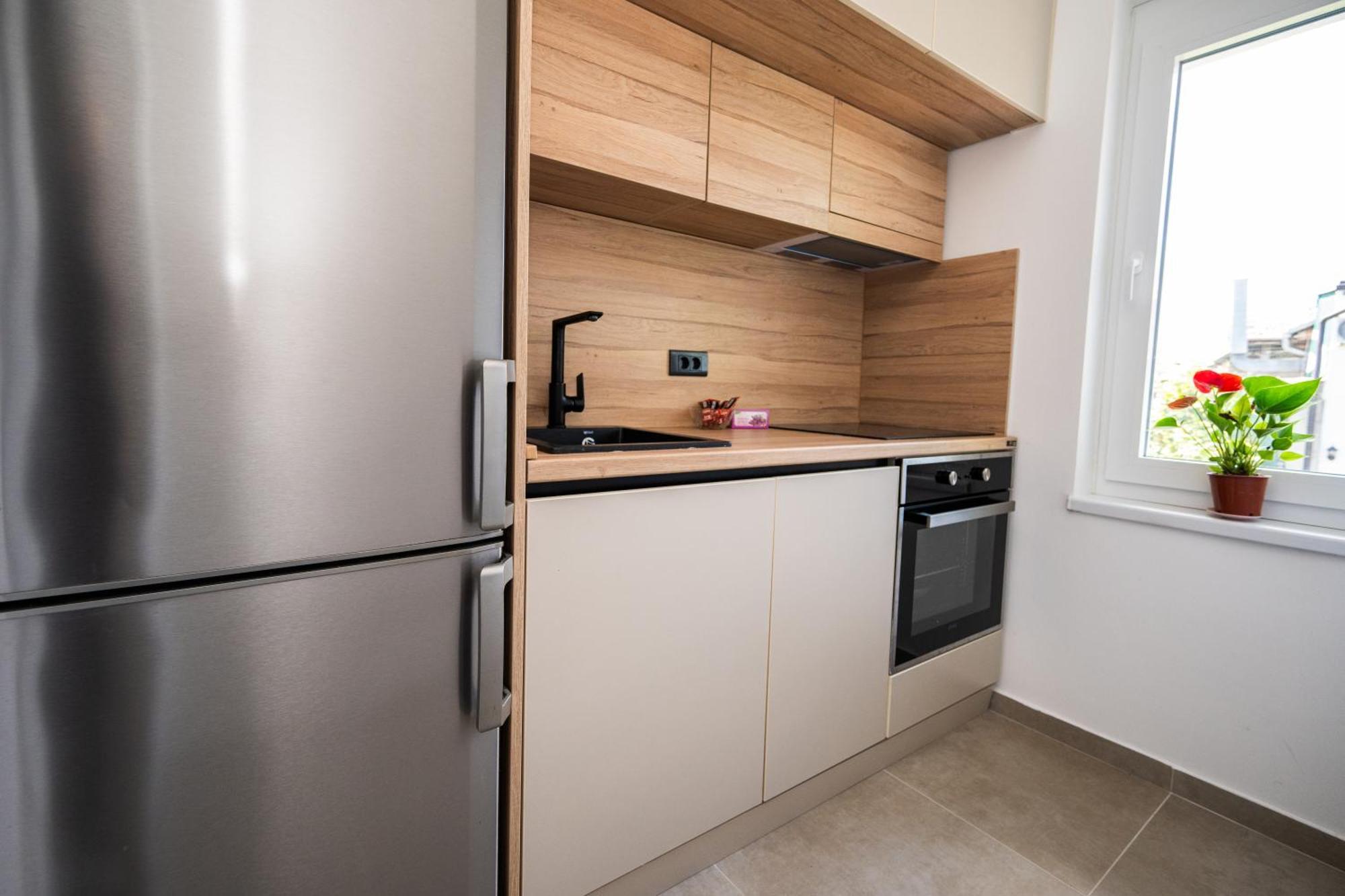 Bright 2Bdr Apartment With Balcony - Free Parking SJJ Esterno foto
