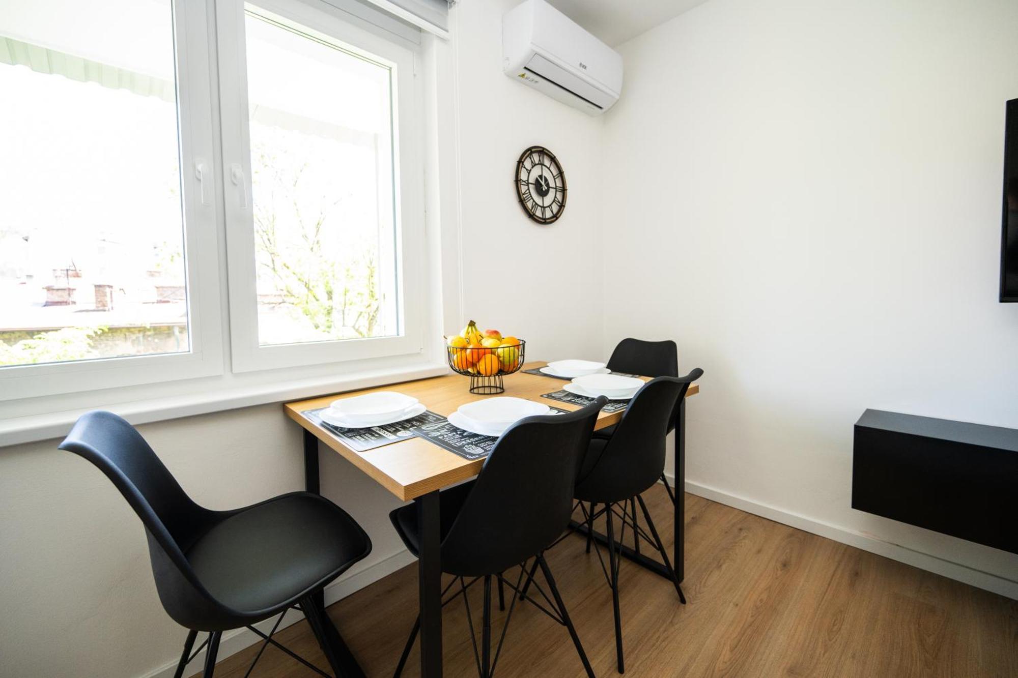 Bright 2Bdr Apartment With Balcony - Free Parking SJJ Esterno foto