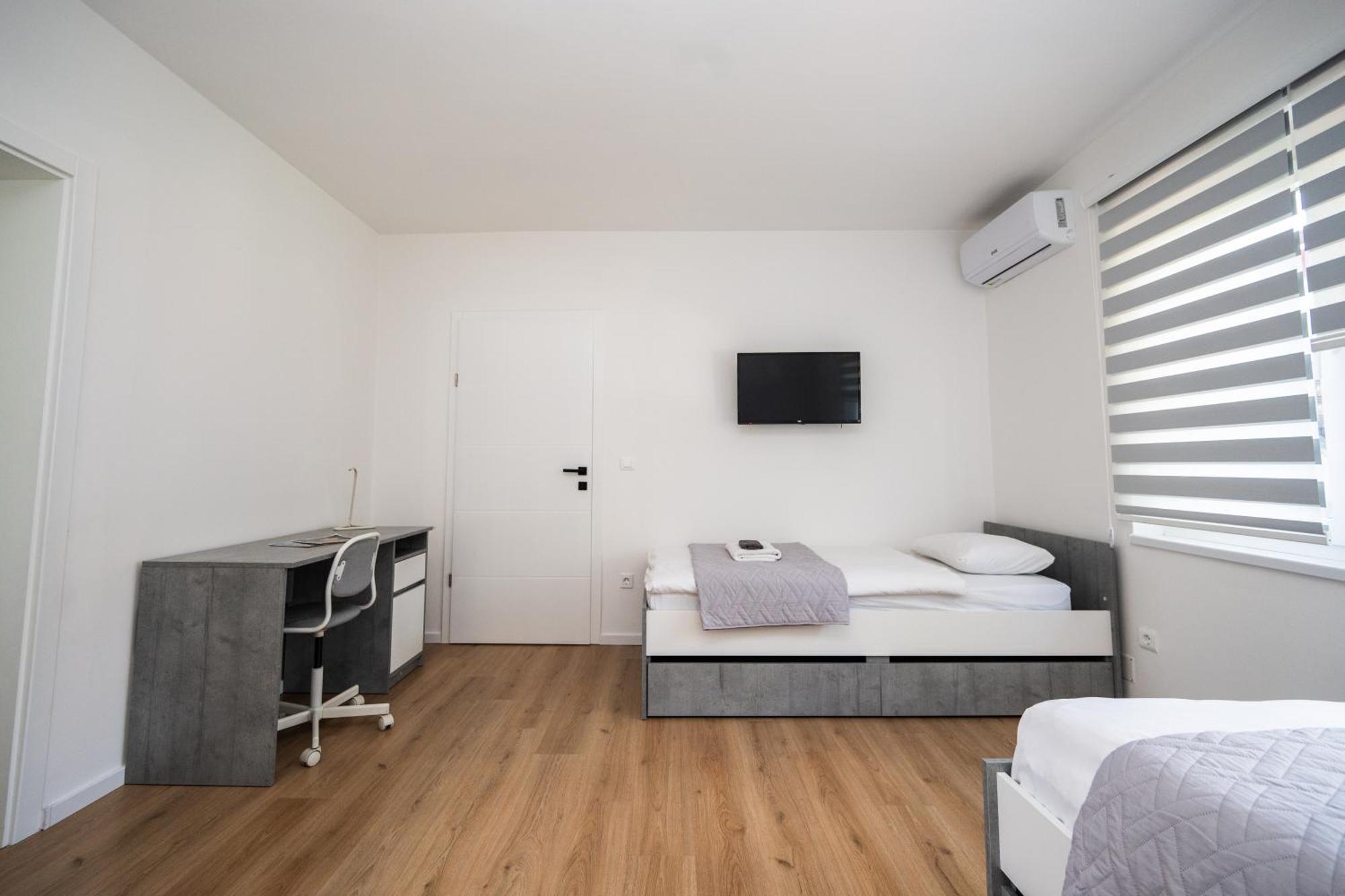 Bright 2Bdr Apartment With Balcony - Free Parking SJJ Esterno foto